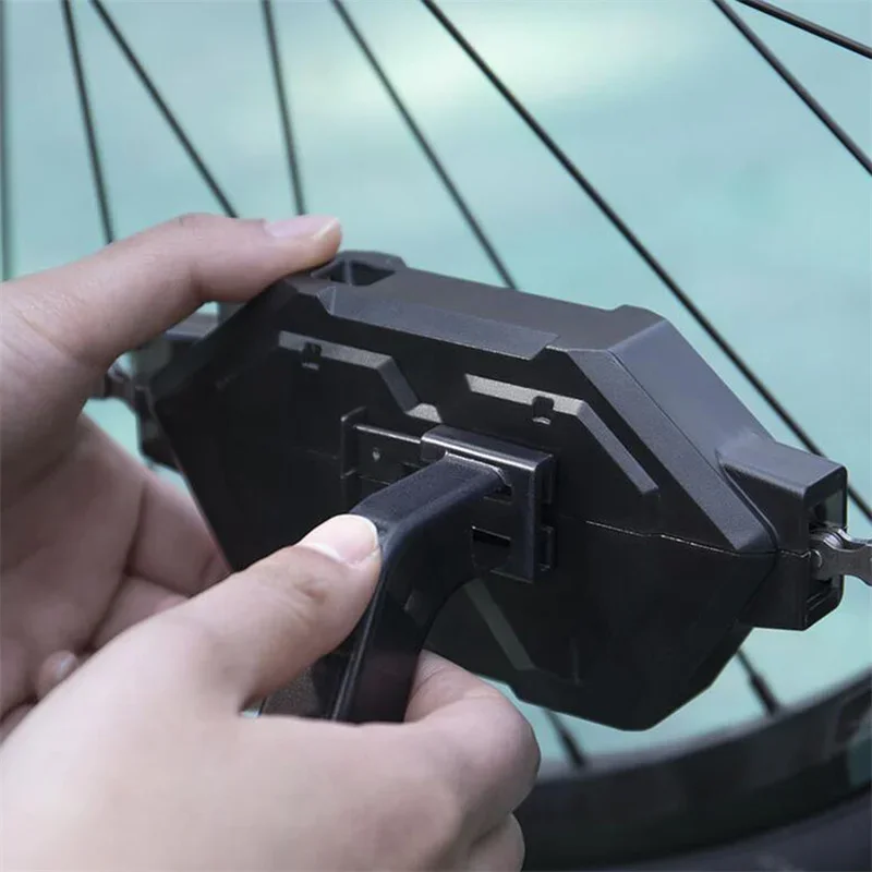 ポータブル磁気式自転車チェーンクリーナー スクラバーブラシボ - Bike Chain Cleaner のレビューと価格