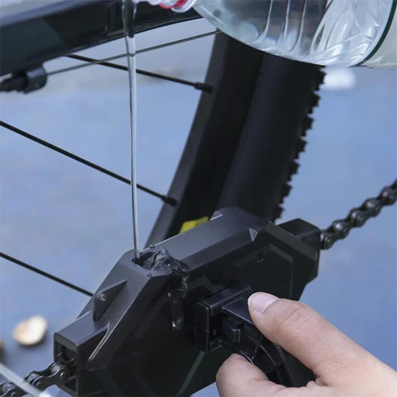 ポータブル磁気式自転車チェーンクリーナー スクラバーブラシボ - Bike Chain Cleaner のレビューと価格